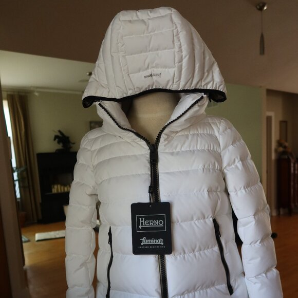 NWT! $935 Herno Laminar women's white and black down coat size 40 removable hood - Picture 1 of 16